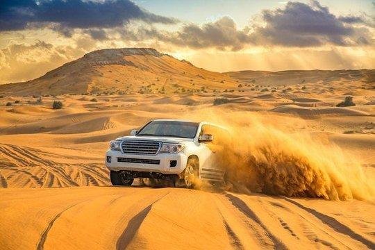 Private Car Riding in Dubai Desert